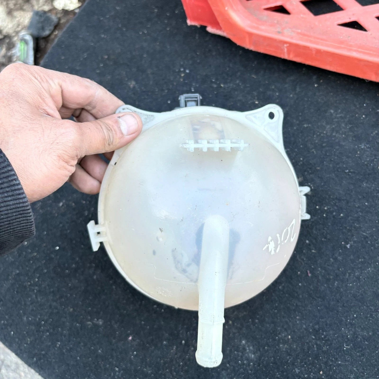 Volkswagen Polo Coolant Reservoir Expansion Tank Fluid Bottle 5Q0121407G 2009-17