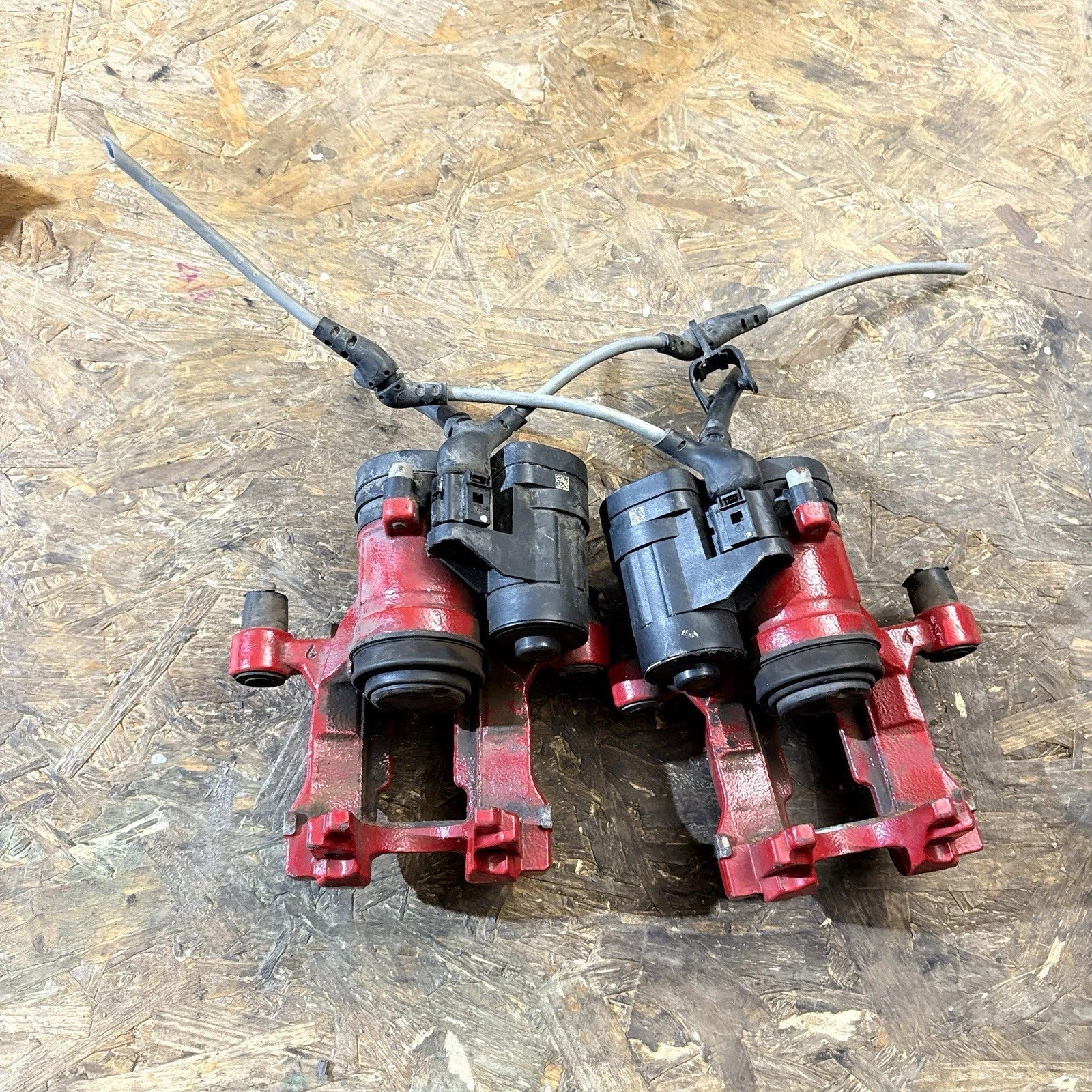 VW GOLF MK7 2012-20 AUDI A3 8V PAIR OF REAR BRAKE CALIPERS 5Q0615406 5Q0615405