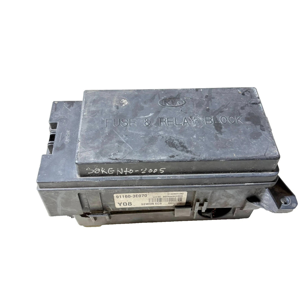 Kia Sorento 2.5 CRDi 2002-2009 Engine Bay Fuse & Relay Box 91160-3E070