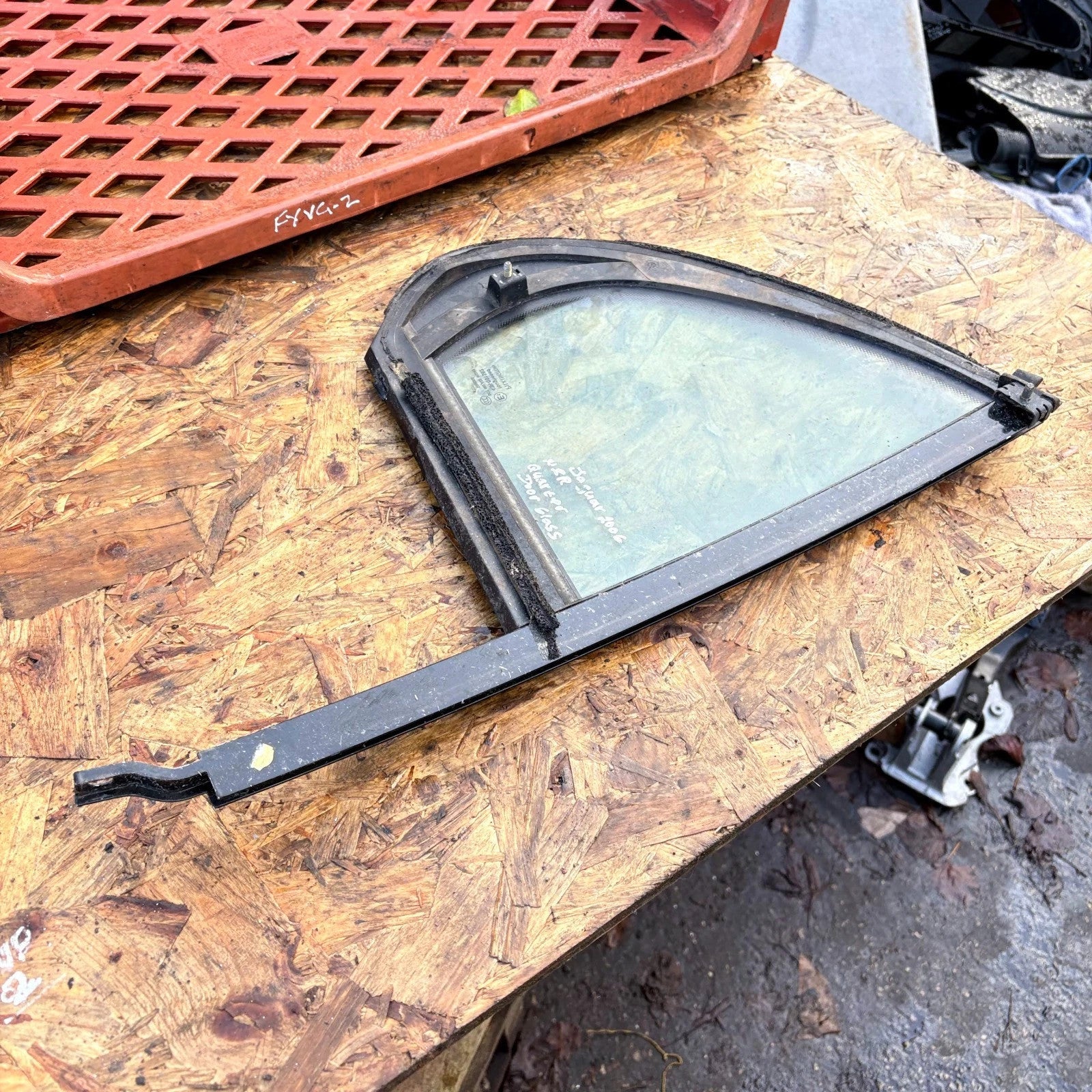 Jaguar X-Type Estate 2005-2009 Rear Door Quarter Glass Window Left NS C2S19492