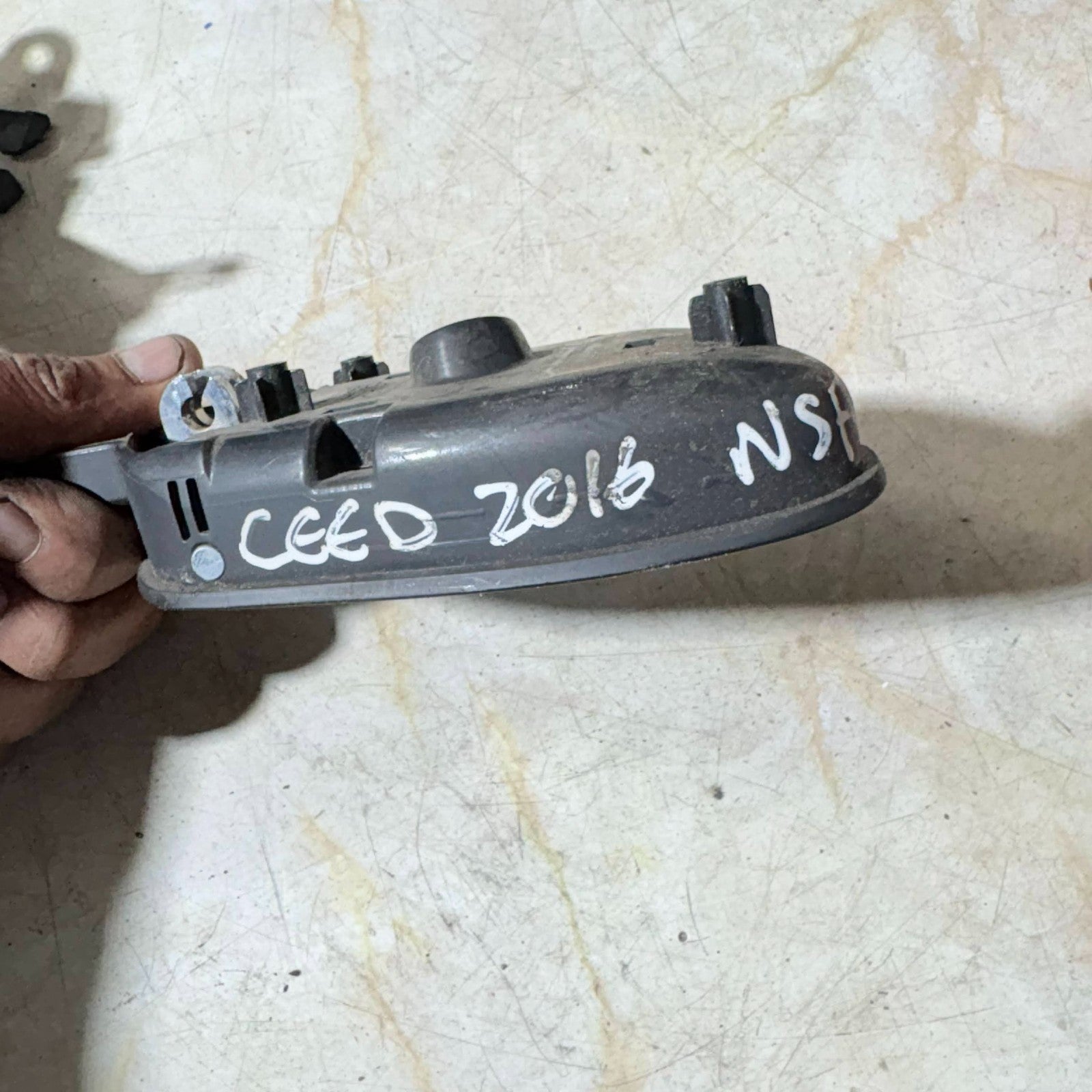 KIA CEED MK2 FRONT LEFT PASSENGER SIDE INTERIOR DOOR HANDLE 2012-2018