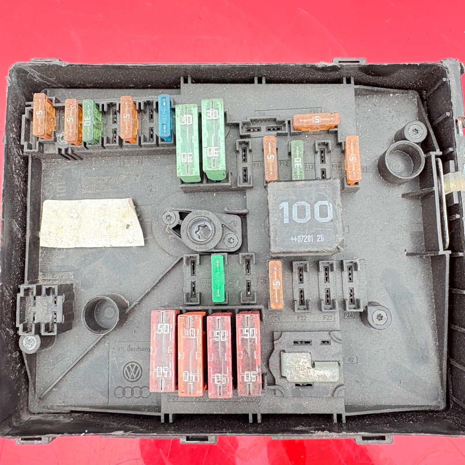 VW Golf Mk5 Central Electrics For Engine Bay Fuse Box 1K0937125A