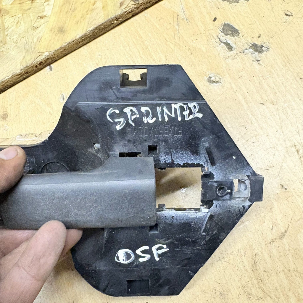 MERCEDES SPRINTER W906 DOOR OUTER HANDLE FRONT RIGHT DRIVER OSF 96-06