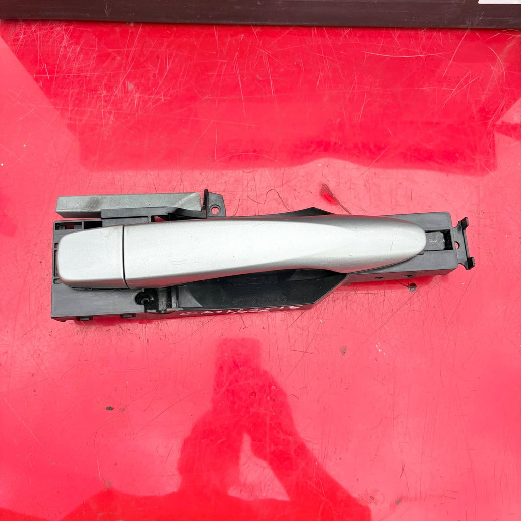NISSAN QASHQAI J11 Rear Right Door Exterior Handle 80611 22134 2015