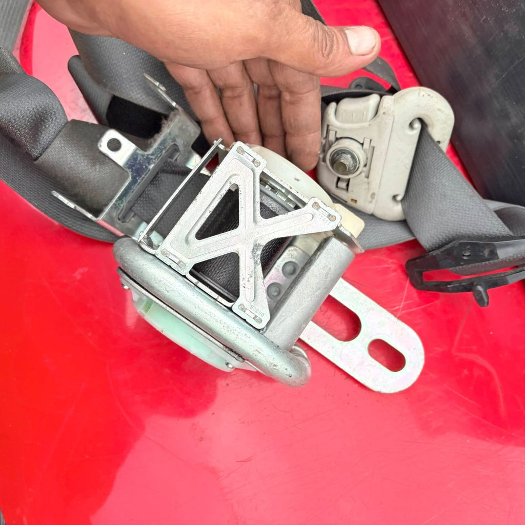 CHRYSLER 300C SEAT BELT FRONT LEFT PASSENGER SIDE 2017 2026238 MK1