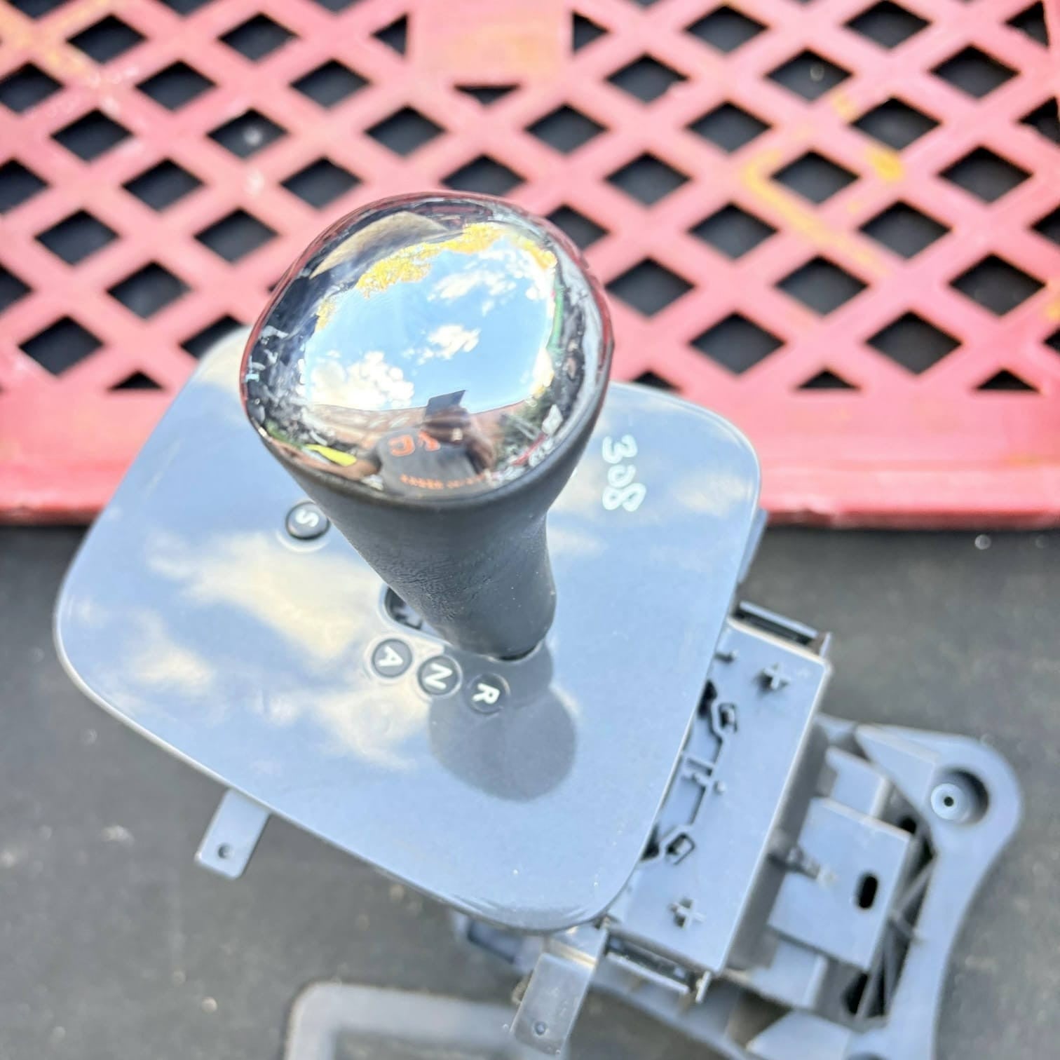 PEUGEOT 3008 2012 AUTOMATIC GEAR SELECTOR SHIFTER 9687024580