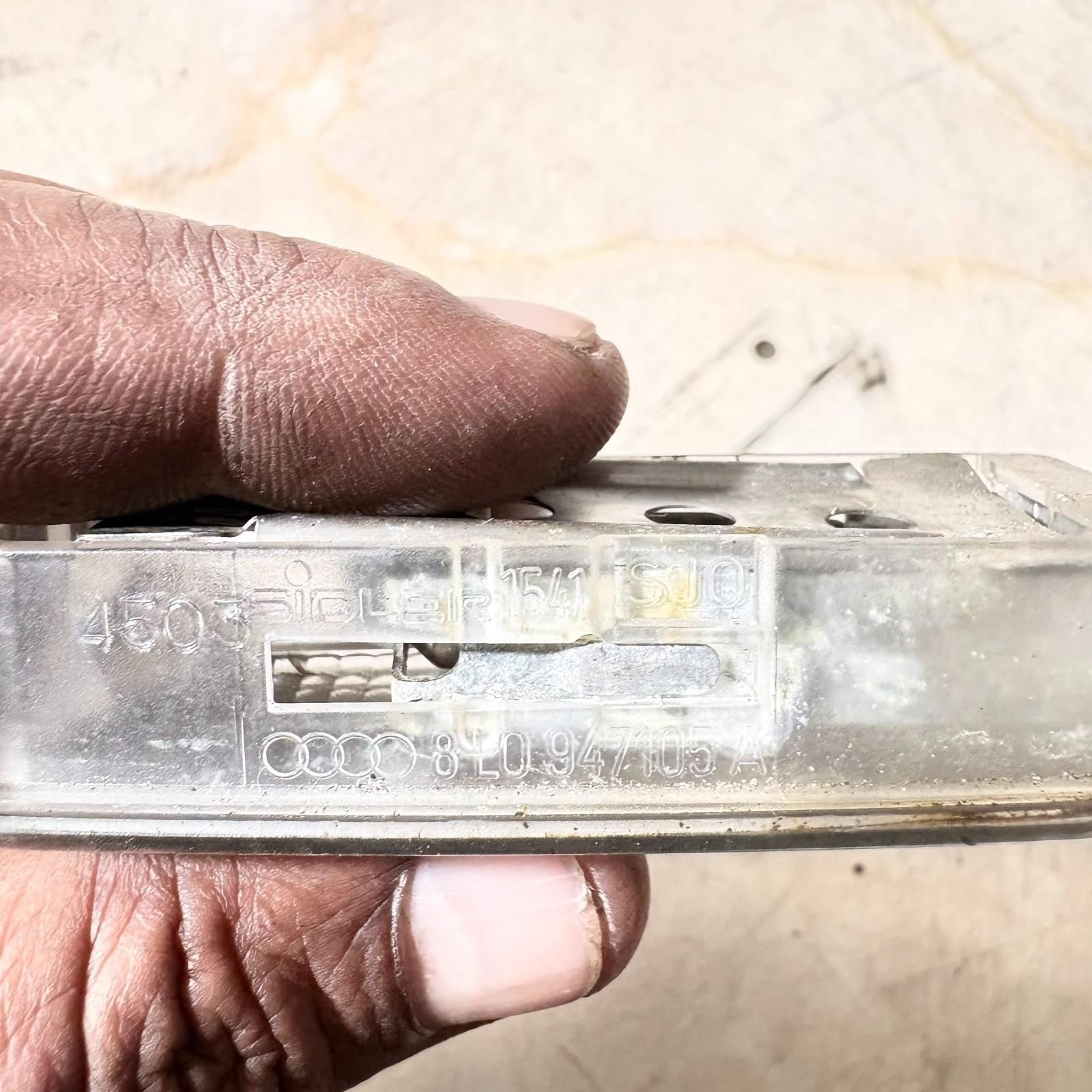 Audi A6 C5 1998-2004 allroad 2001-2005 Sun Visor Light 8L0947105A