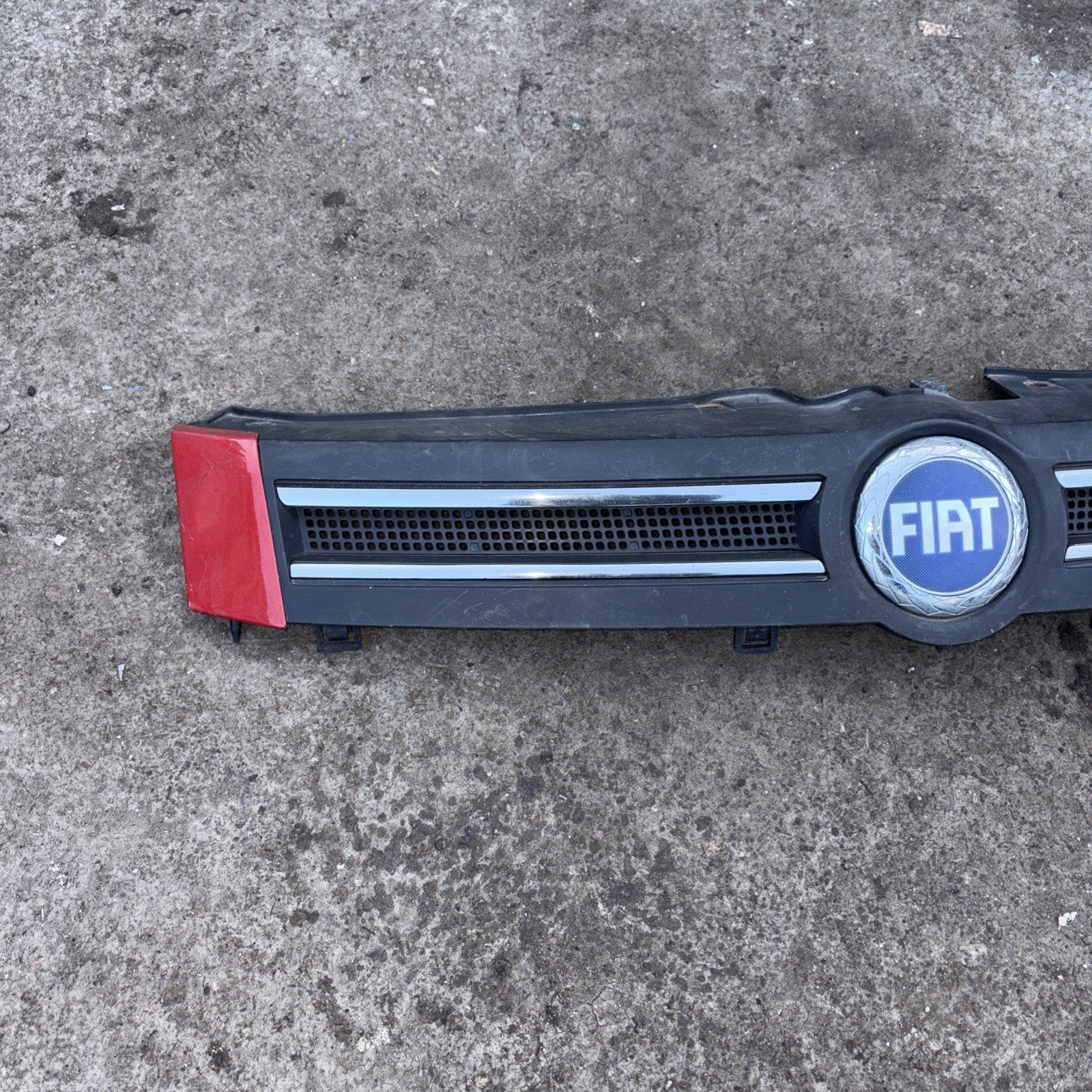 FIAT PANDA Mk2 FRONT BUMPER UPPER GRILL WITH CHROME 735353899 2003-2011
