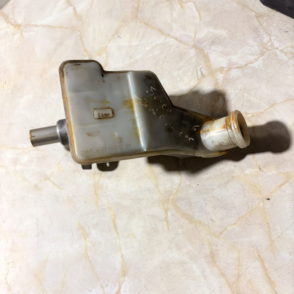 0335088496 Brake Master Cylinder for Ford Fiesta UK1056060-29