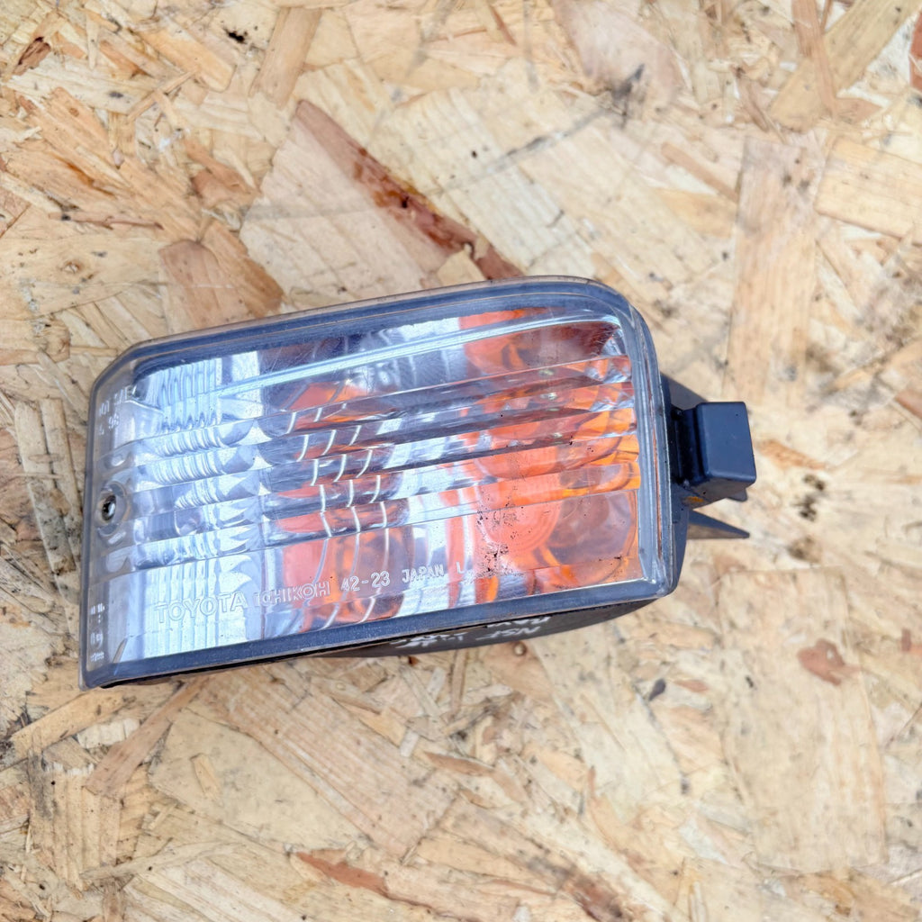 Left Front Direction Indicator Lamp TOYOTA RAV 4 2003
