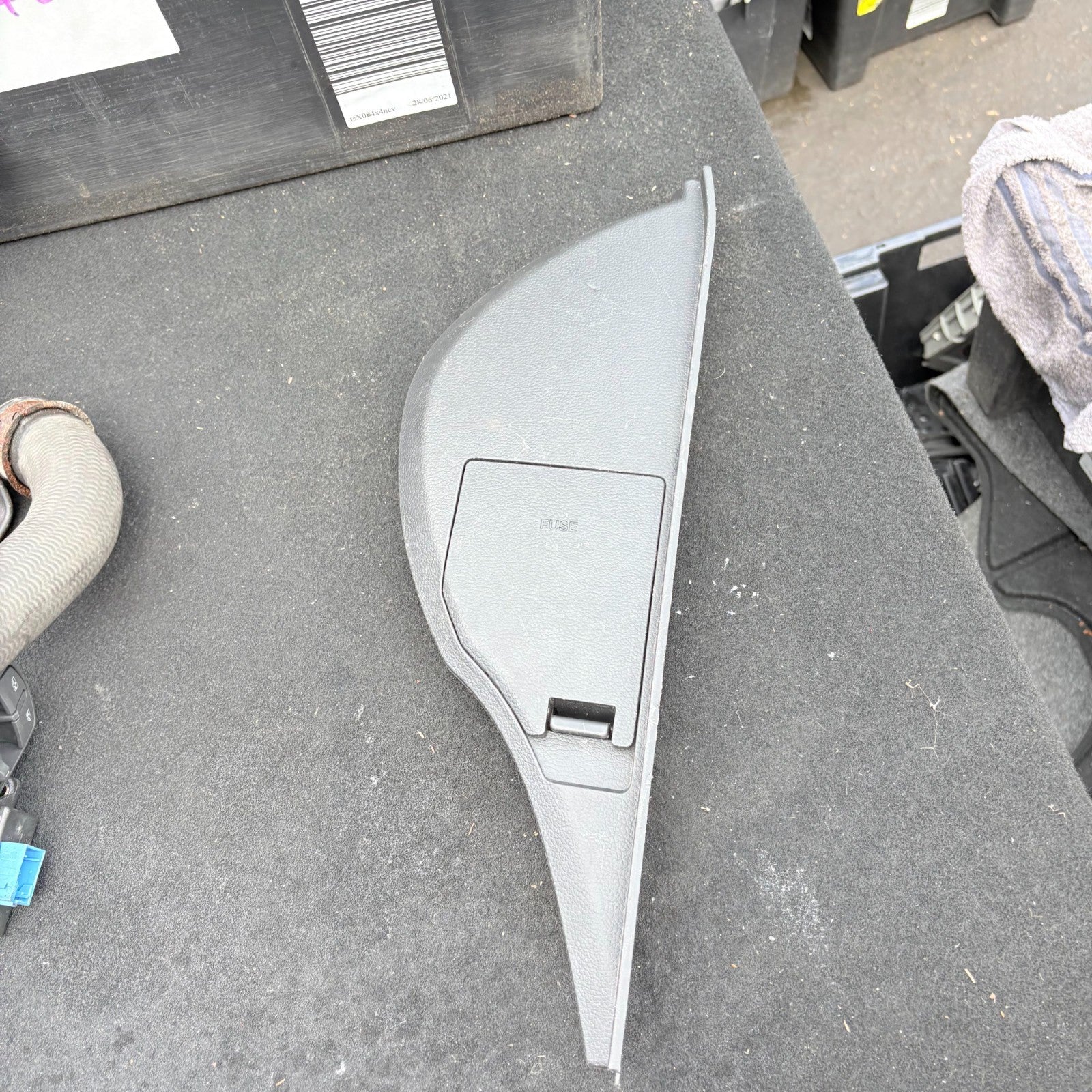 SSANGYONG KORANDO C 2010-2019 INTERIOR FUSE BOX COVER LID PANEL TRIM 76665-34920