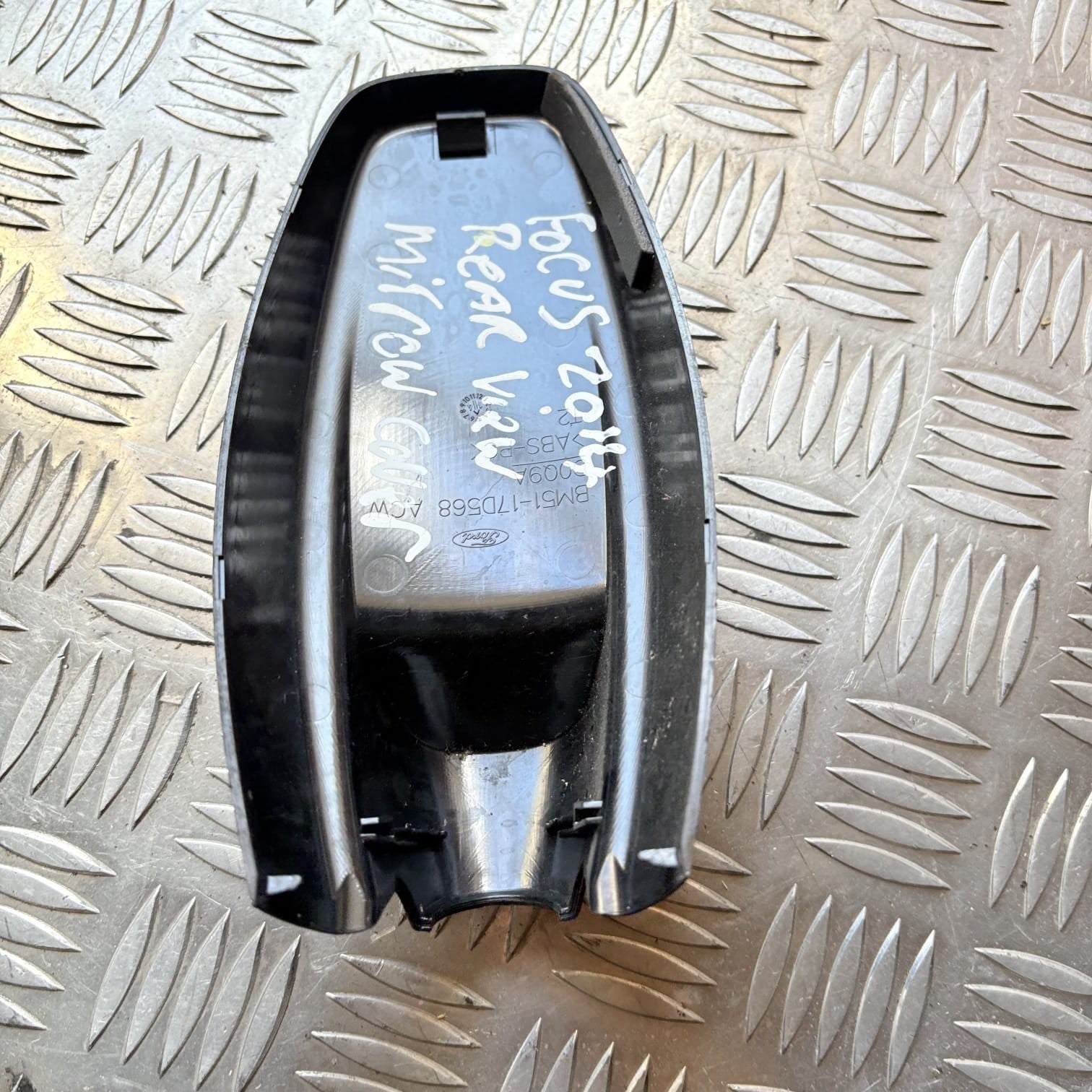 FORD FOCUS MK3 TITANIUM TDCI 2014 REAR VIEW MIRROR COVER BM51-17D568-ACW