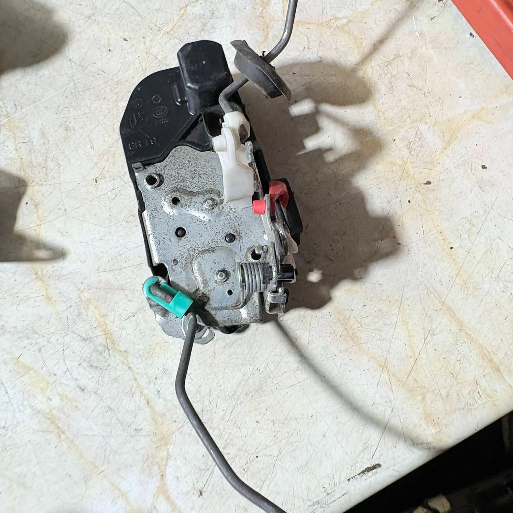 CHRYSLER PT CRUISER 2004-2008.DOOR LOCK MOTOR REAR DRIVER SIDE OFFSIDE