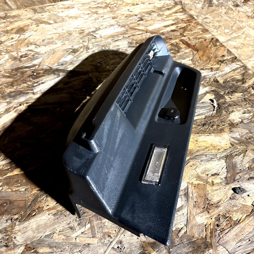 VW SCIROCCO MK3 2009 DRIVERS RIGHT BOOT PANEL PARCEL SHELF SUPPORT 1K8867762