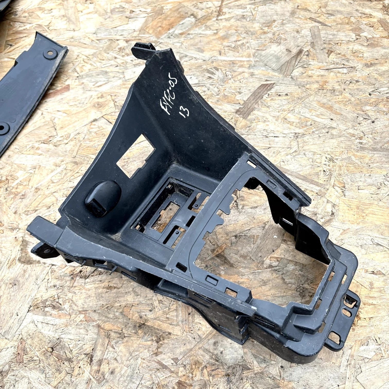 Renault Clio MK4 2012-2019 Centre Console Tunnel Middle Trim Cover 969107884R