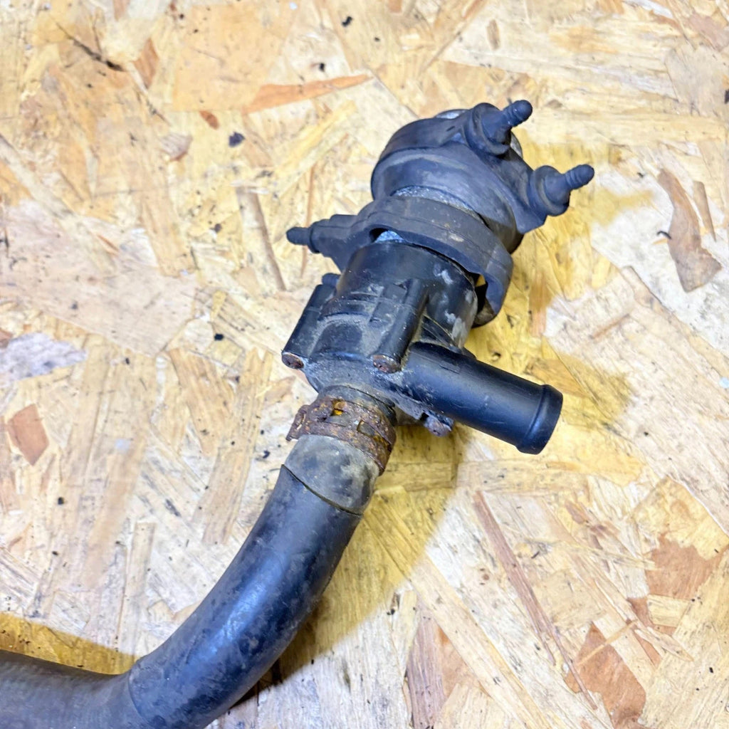 VW Golf Mk5 2003-2009 2.0 TDI Coolant Pipe/Hose Valve 03G965209A