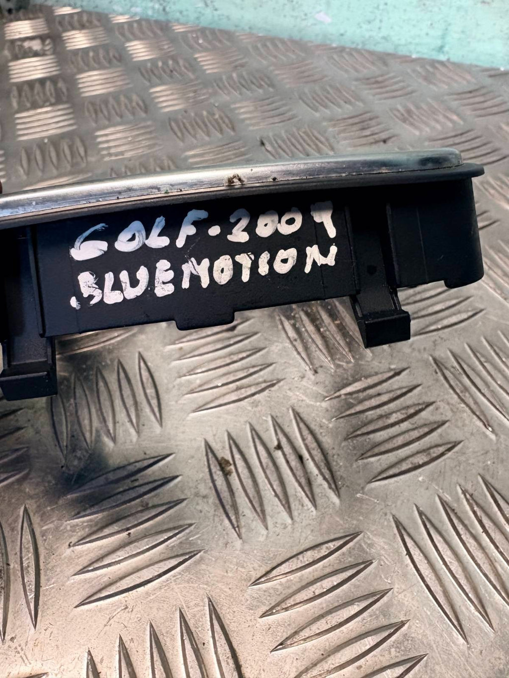 2009 Volkswagen Golf Blue Motion GTI Base 6 Speed Manual Shift Knob