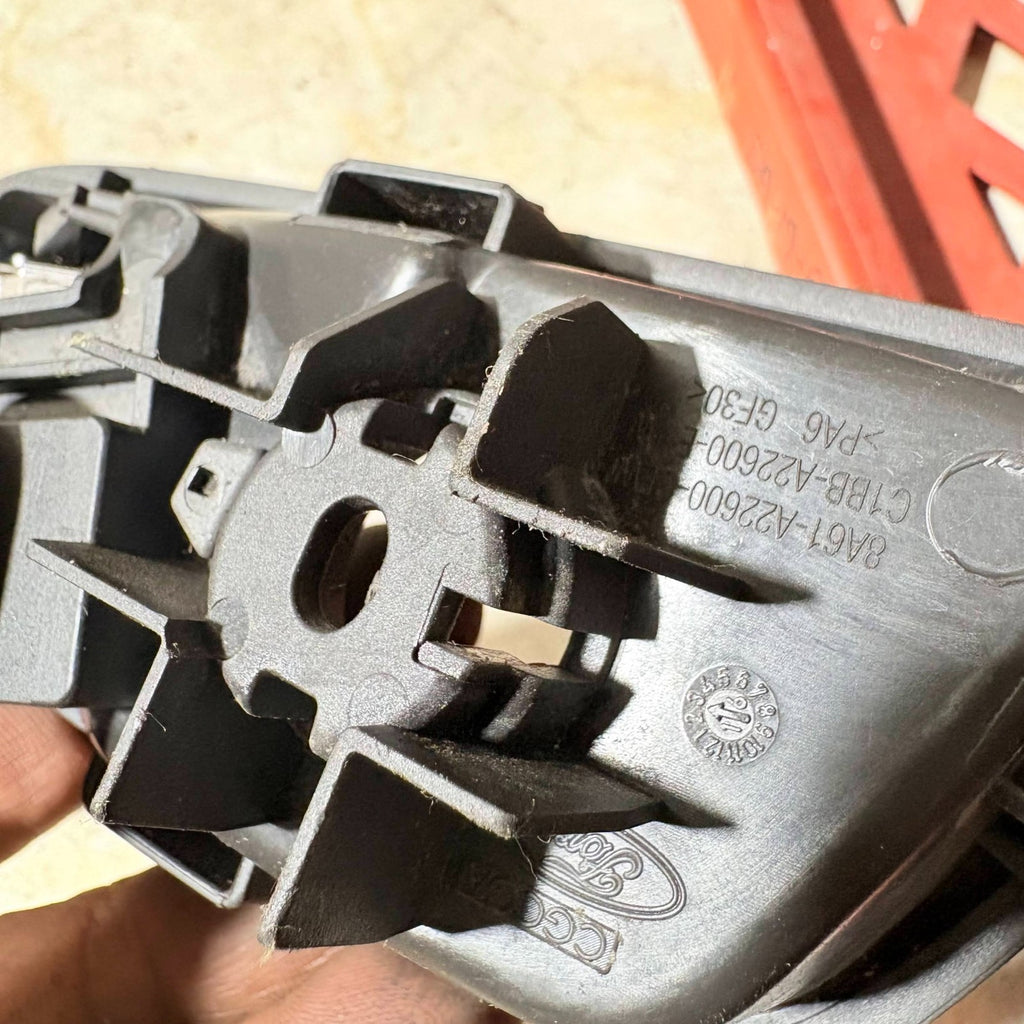 FORD ECOSPORT INTERIOR DOOR HANDLE REAR RIGHT DRIVER SIDE 2018 8A61-A22600-CEW