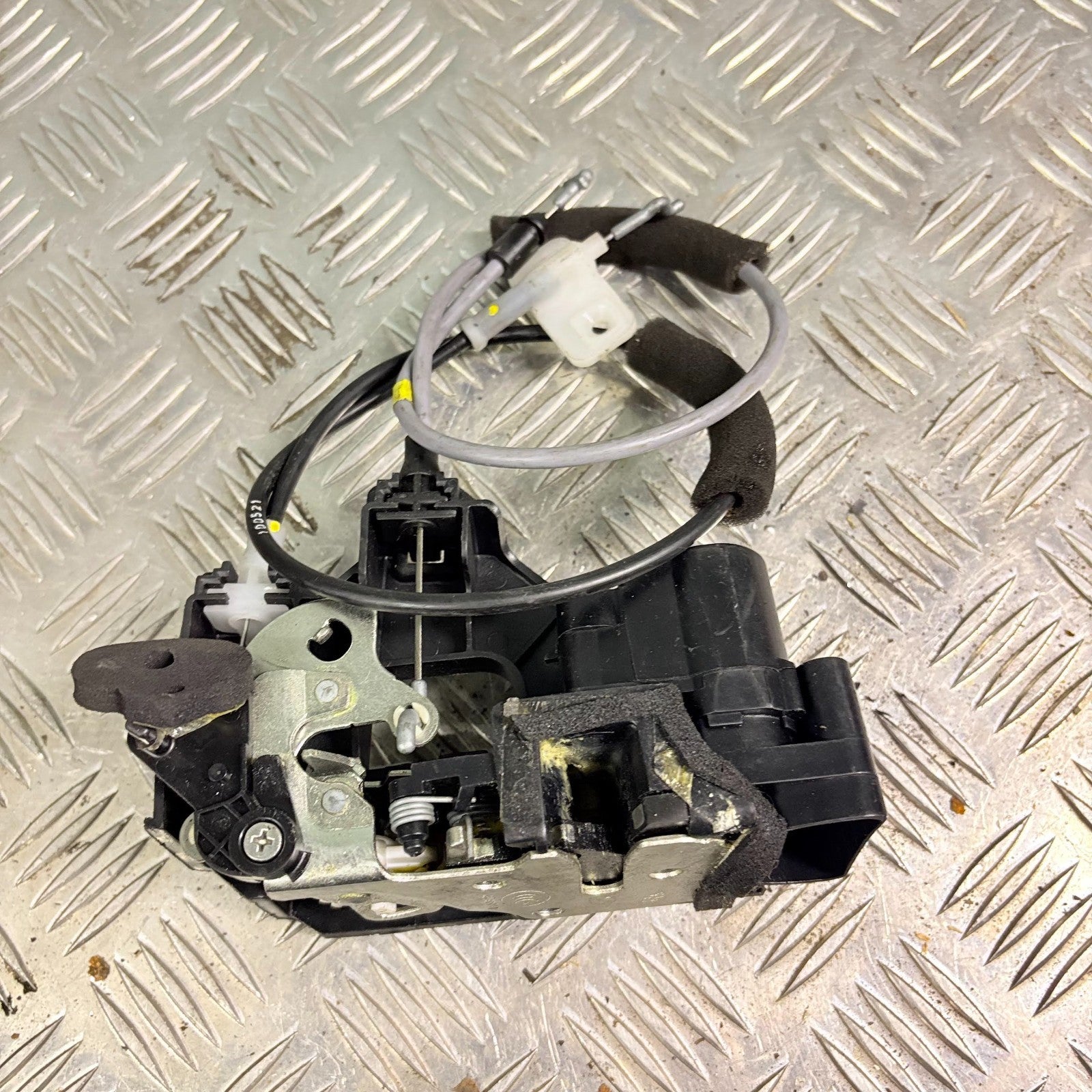 CHEVROLET SPARK LT 2010-2015 MK1 O/S DRIVERS REAR RIGHT DOOR LOCK CATCH