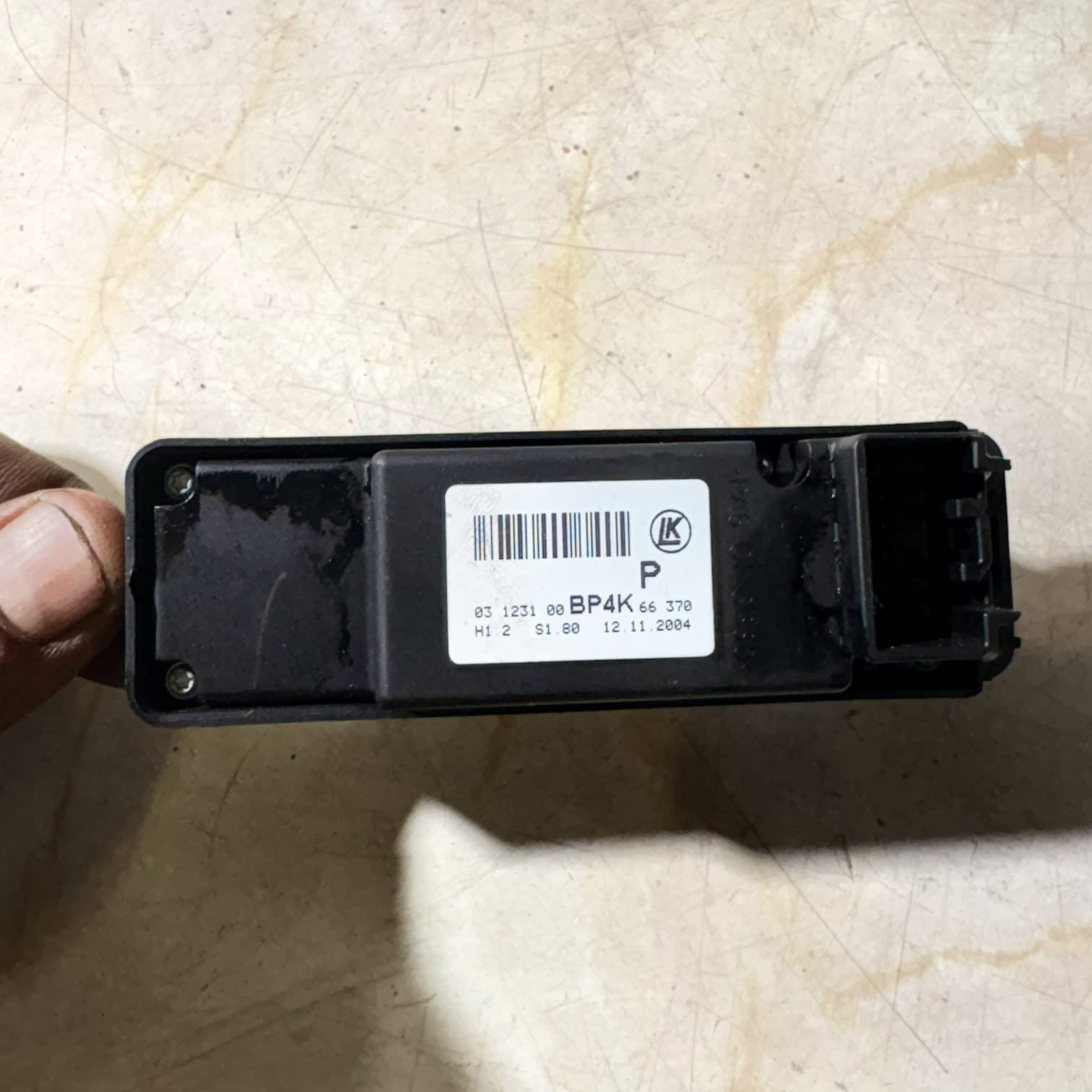 03123100 Passenger FRONT WINDOW REGULATOR SWITCH 2025137 FOR MAZDA 3 BERLI-2005