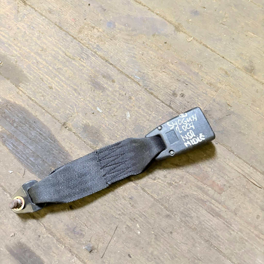 Mitsubishi Shogun Pajero III 1999-2007 Rear Centre Seat Belt Buckle
