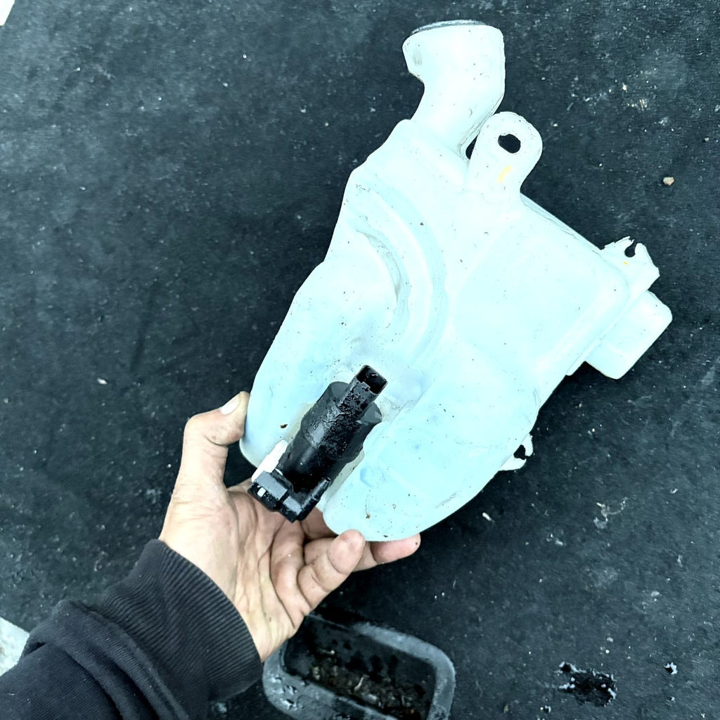 MK2 Citroen C3 2011 Windscreen Washer Bottle Tank Reservoir 9683988680