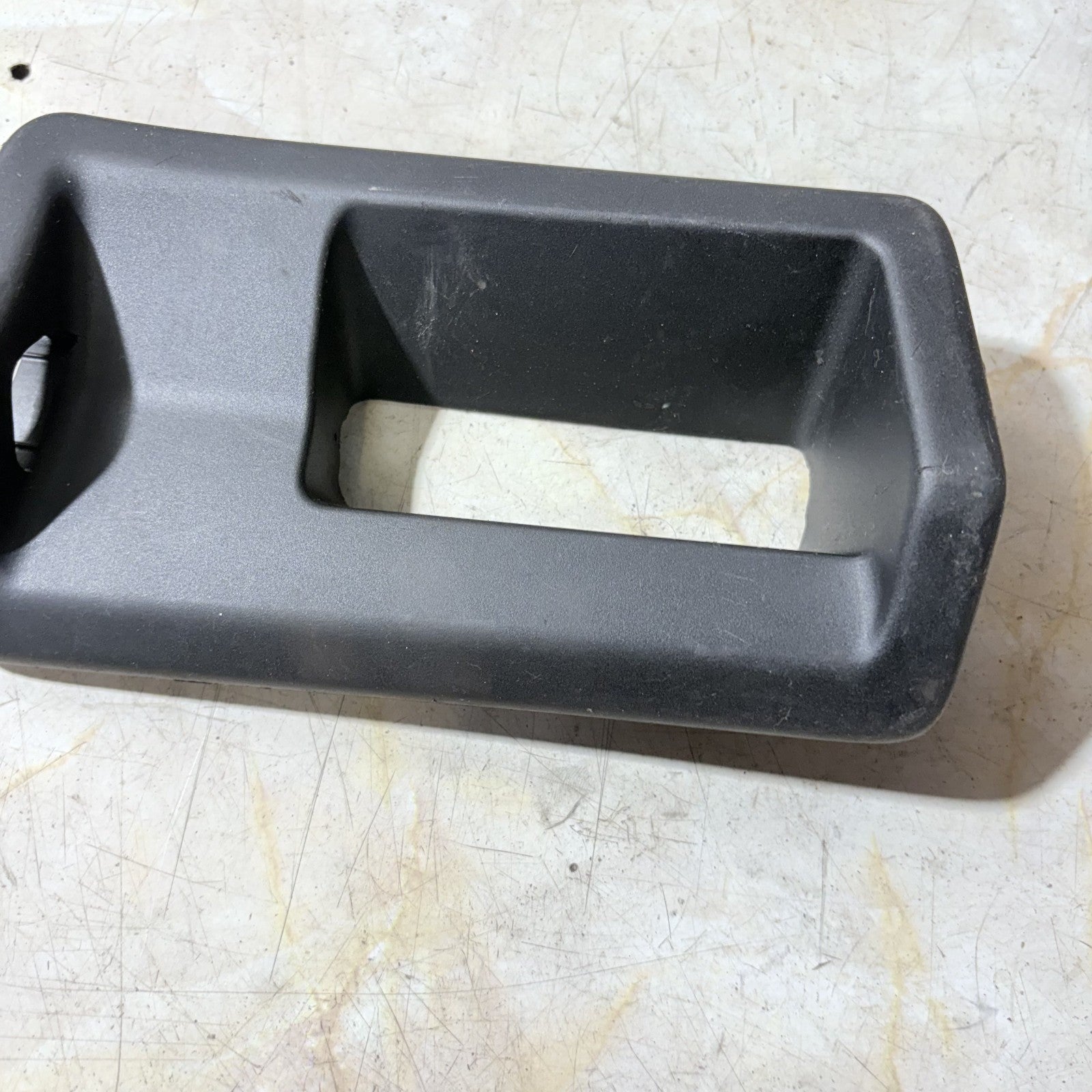 NS PASSENGER SLIDING DOOR INNER HANDLE SUROUND 2K0843187C VW CADDY 2010-2015