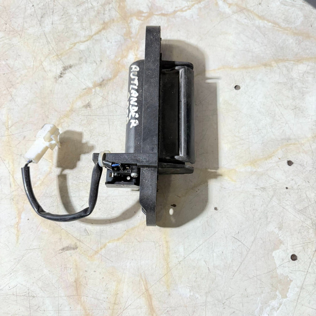 Mitsubishi Outlander MK2 2007-2012 Rear Tailgate Boot Release Handle Switch