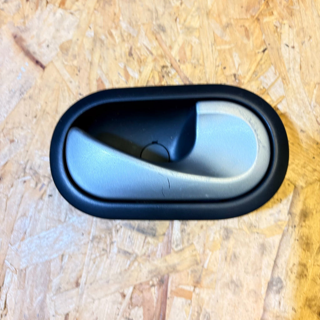 RENAULT CLIO 2012 RIGHT DRIVER SIDE FRONT DOOR HANDLE-(O/S/F) BLACK 310580