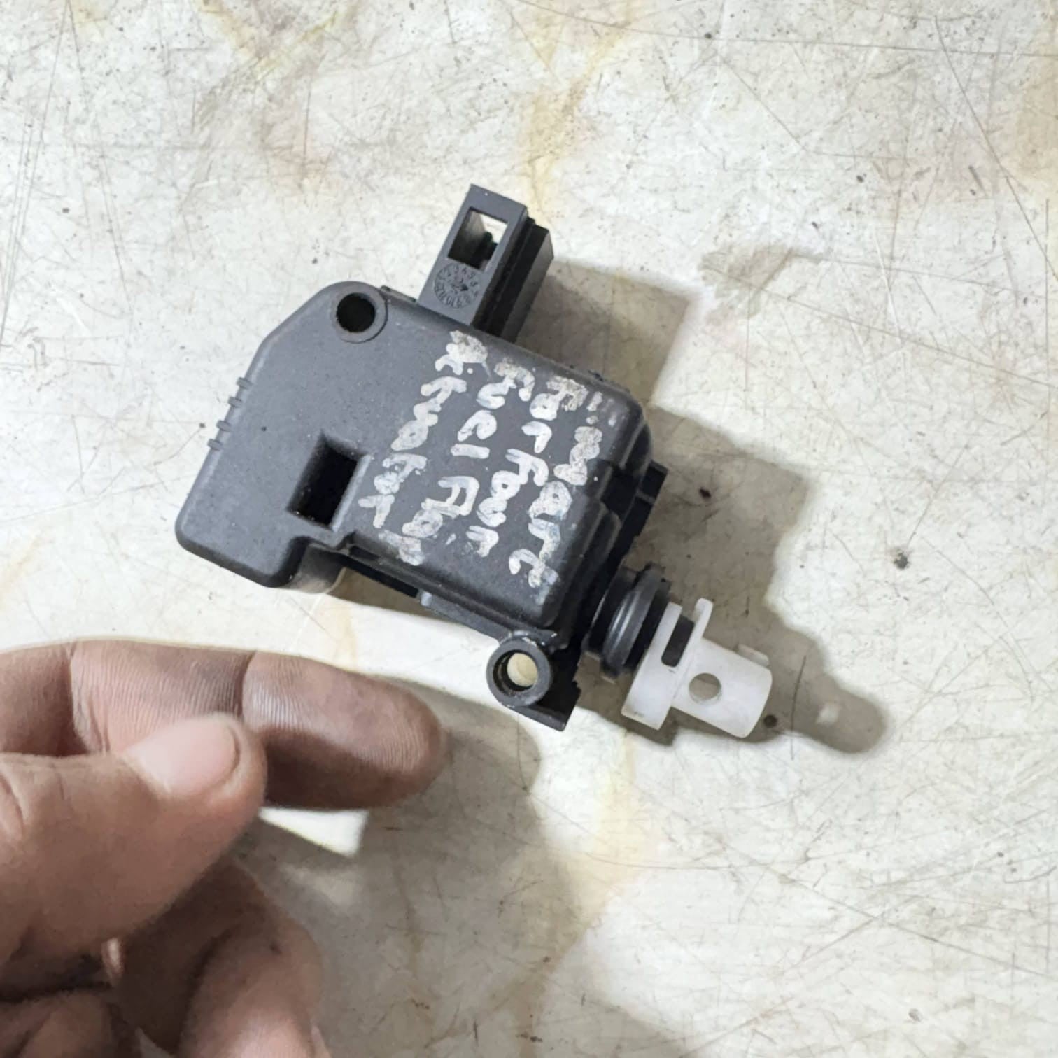Smart Forfour W454 Fuel Filler Door Actuator Lock A4548200326