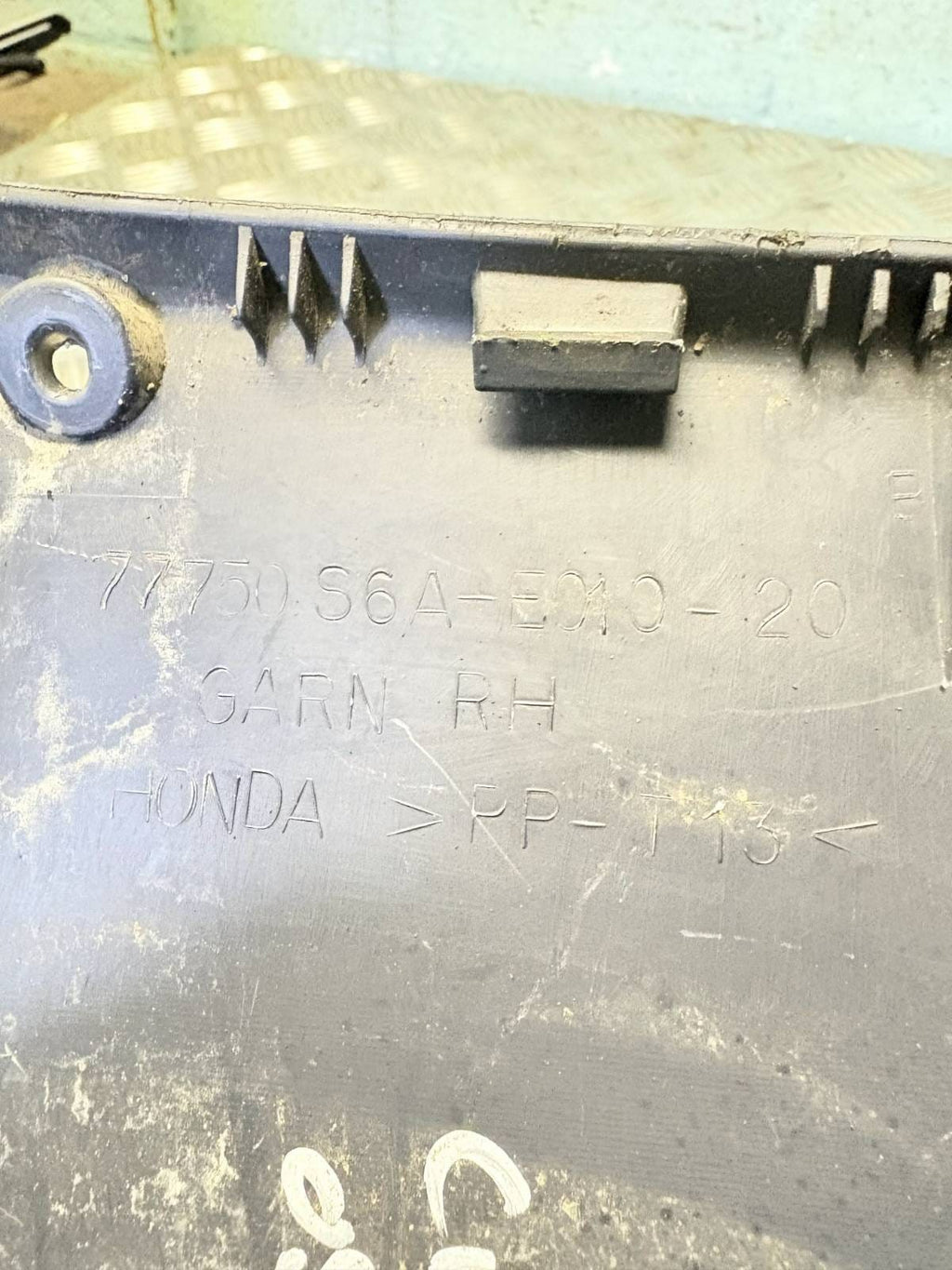 HONDA CIVIC MK7 01-05 3DR FRONT DRIVER OFFSIDE RIGHT STORAGE COMPARTMENT BOX
