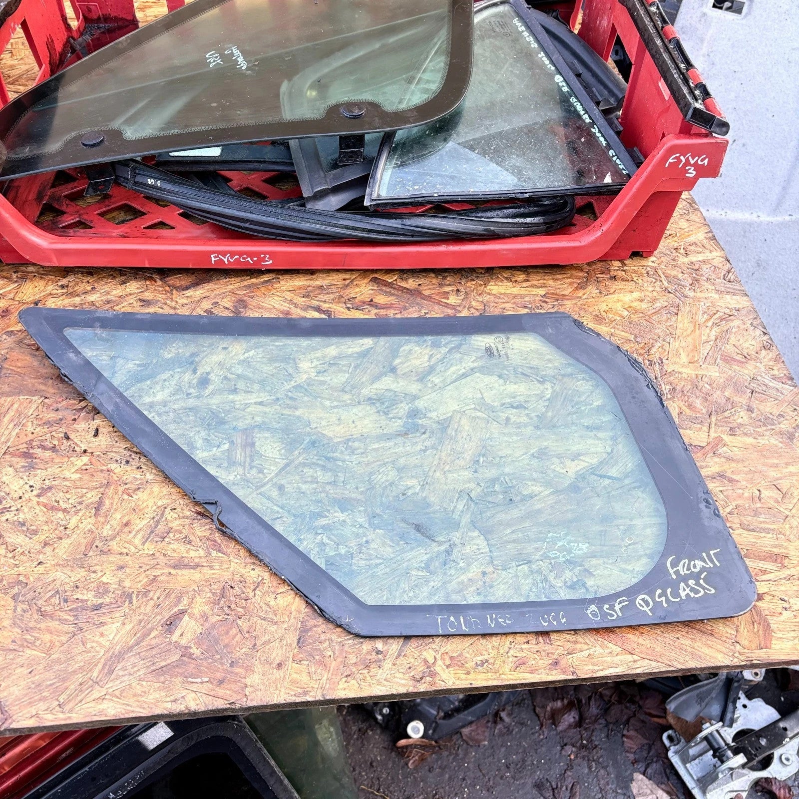 VW Touran MK1 Front Right Driver Side Quarter Glass 2009 - 2014