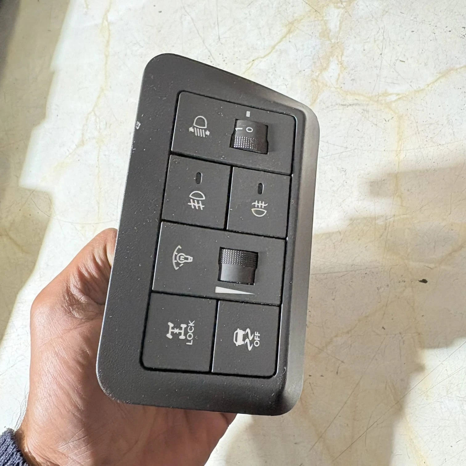 HYUNDAI SANTA FE TC MK2 (2011) CONTROL SWITCH 202002962