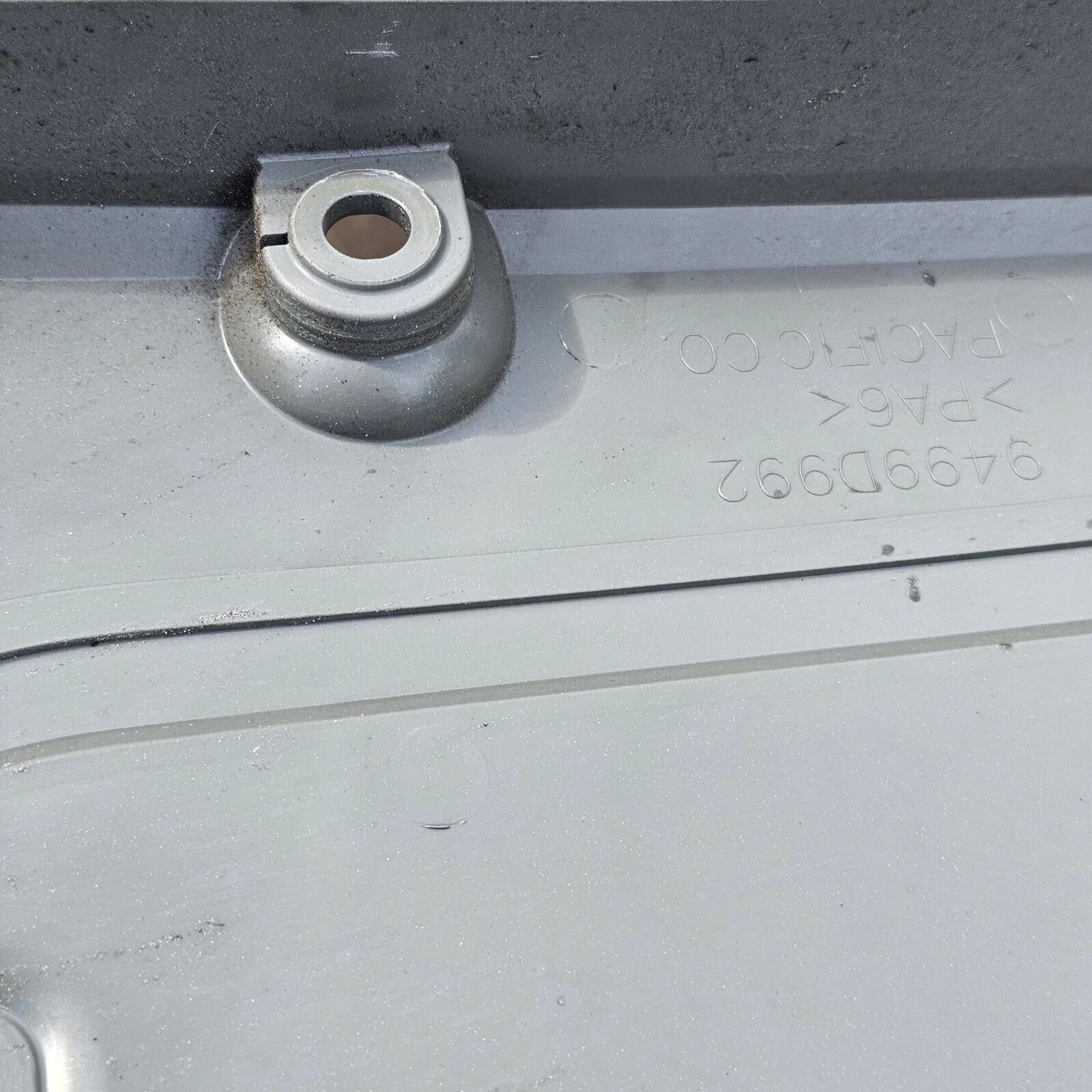 Mitsubishi Outlander PHEV GG2W Inverter EV Control Unit Cover 9499D992 2013-2018