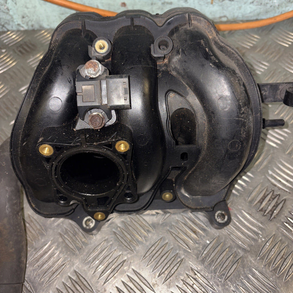 Peugeot 107 Inlet Manifold Injector Rail 1.0 Petrol 1KR Citroen C1 Toyota Aygo