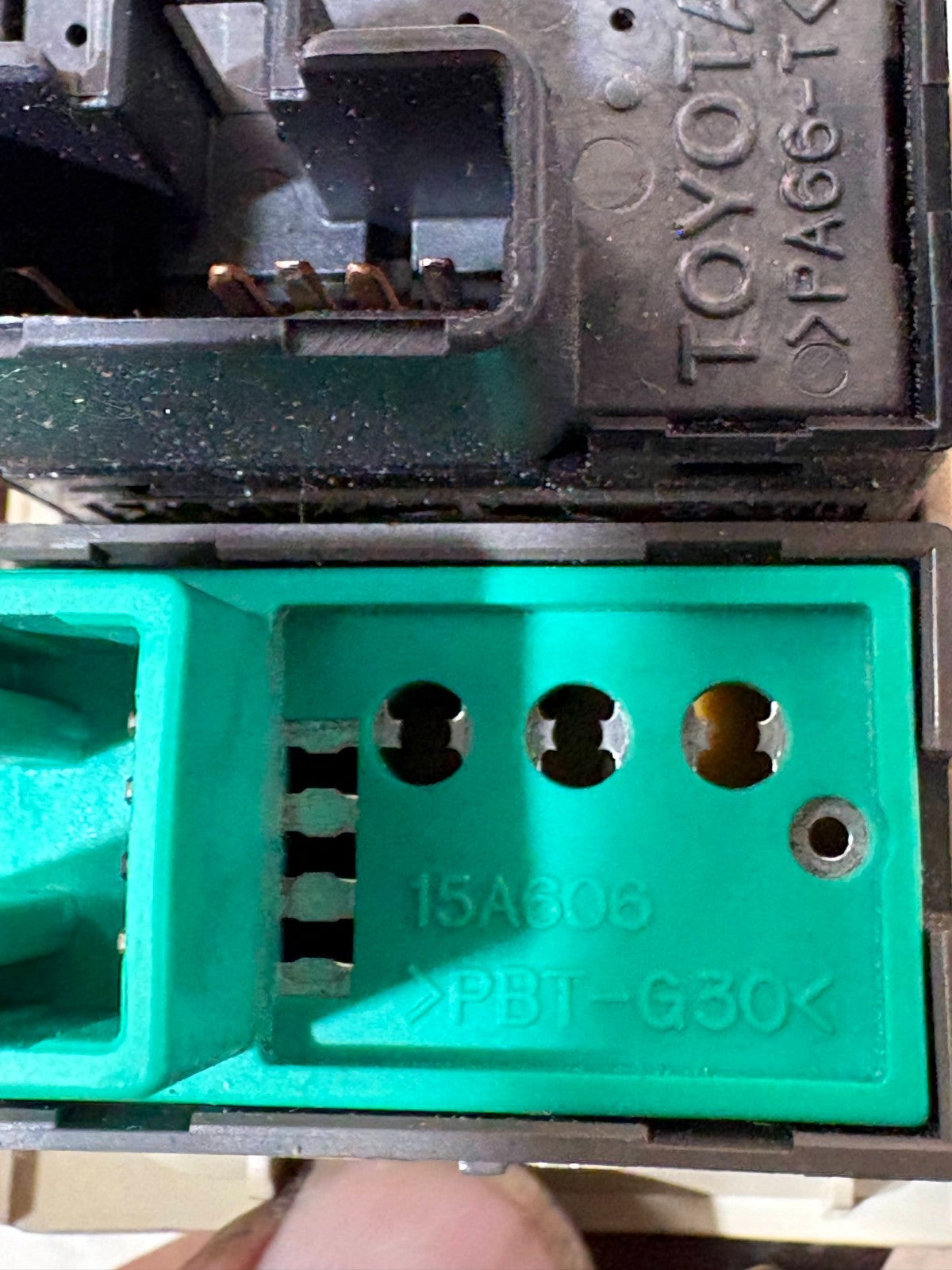 2006-2007 Lexus 15A606 Traction Control Switch