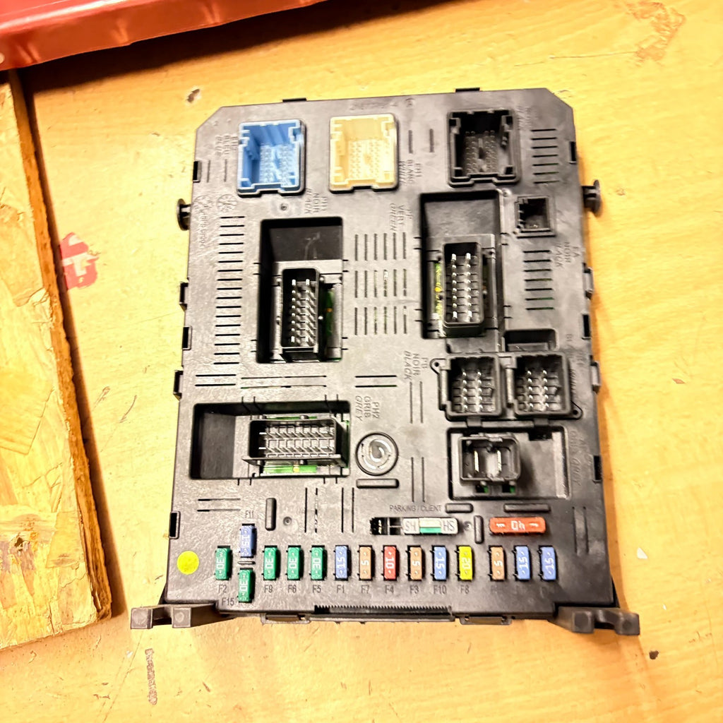 Citroen C5 2005 Under Dash Fuse Box 216792292A
