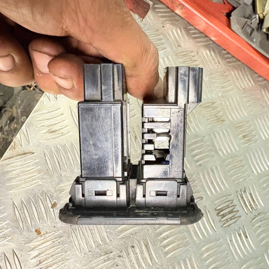 MITSUBISHI SHOGUN HEADLIGHT SWITCH CONTROL ADJUST SWITCH