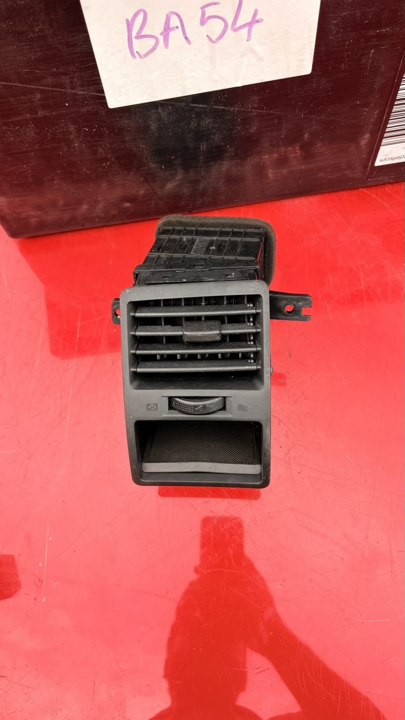 Hyundai Coupe SIII 2007-2008 Passenger Dash Air Vent Tray 97490-2C700