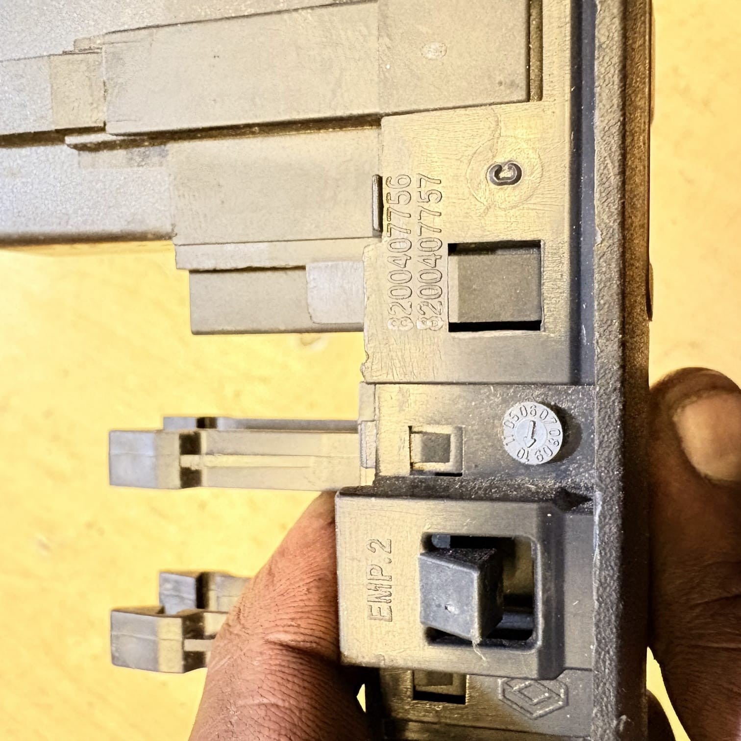 Renault Clio Mk3 2005-12 Headlight Level Dimmer Switch 8200407756 8200407757