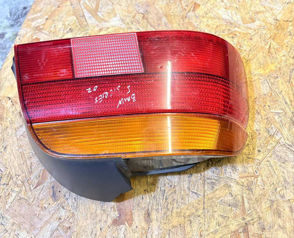 BMW 5 series 1995-2004 REAR RIGHT LIGHT CLUSTERS 146033.00