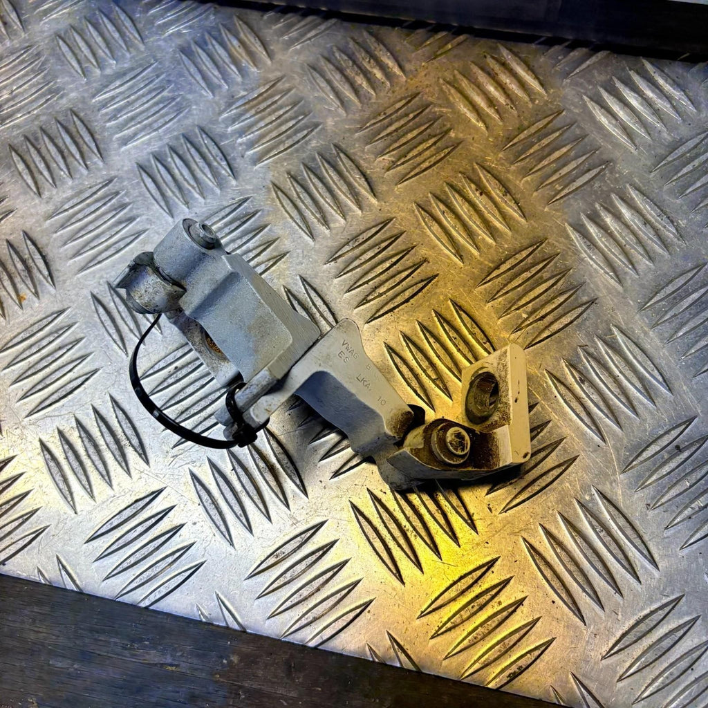 SEAT IBIZA V 2010 Front Left [assenger Side Door  Hinge
