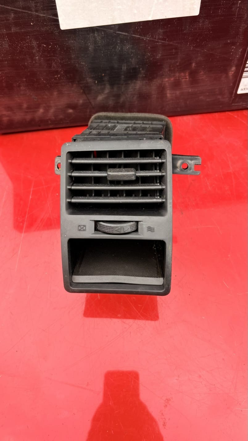 Hyundai Coupe SIII 2007-2008 Passenger Dash Air Vent Tray 97490-2C700