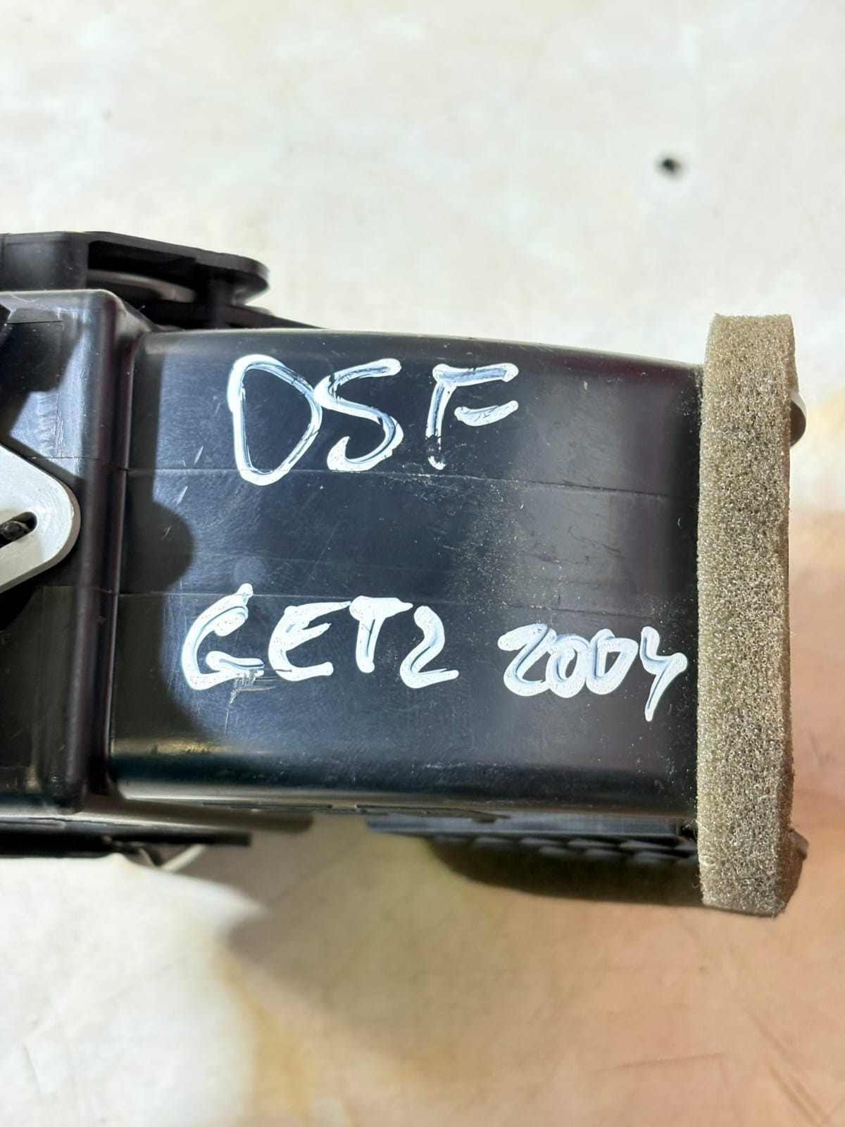 TOYOTA AVALON PASSENGER RH DASH AIR VENT 2004 LT GRAY 55680-07010