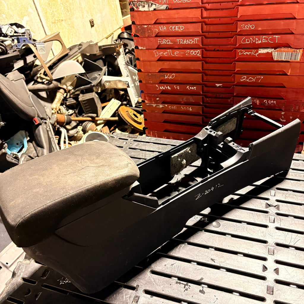 Mitsubishi Lancer Sportback CX Centre Console Armrest Black 8011A219ZZ 07-15