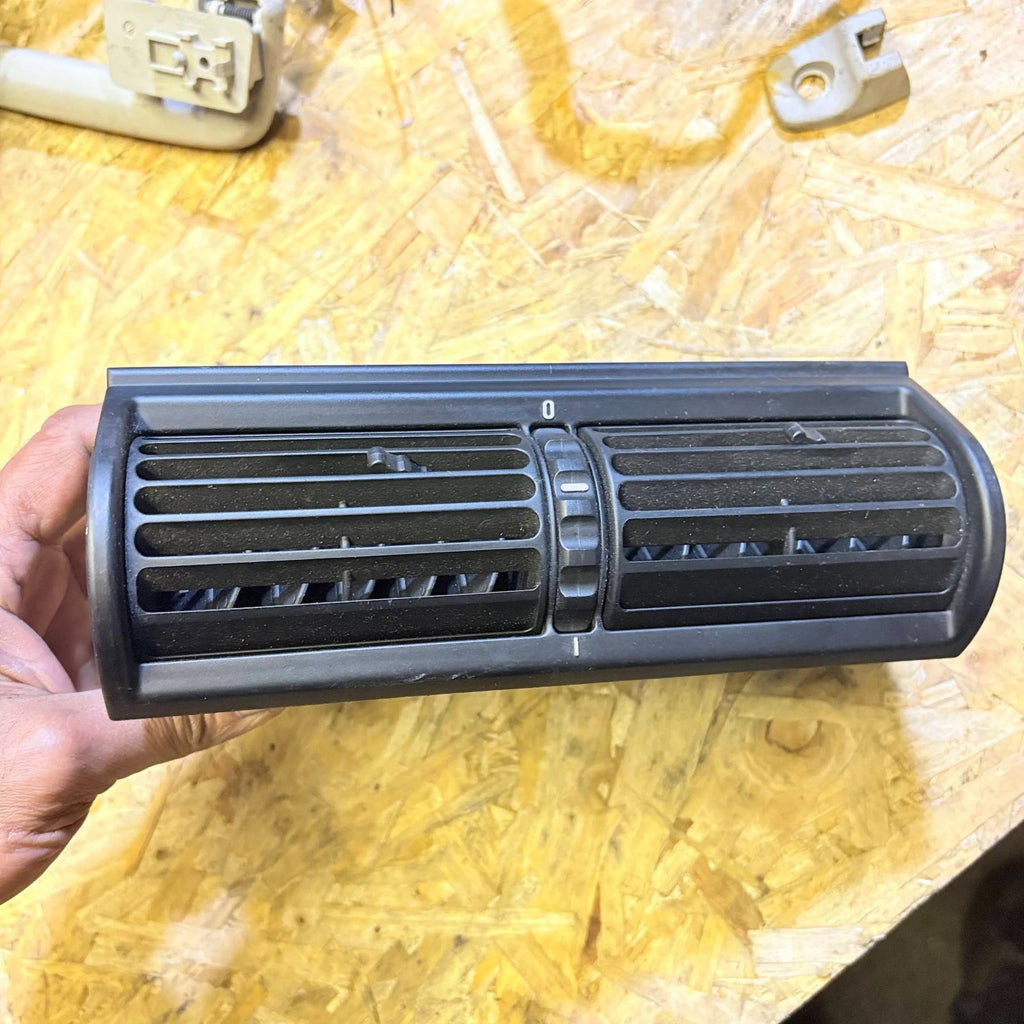 BMW Z3 1995-2002 DASHBOARD AIR VENT FRONT CENTRE MIDDLE