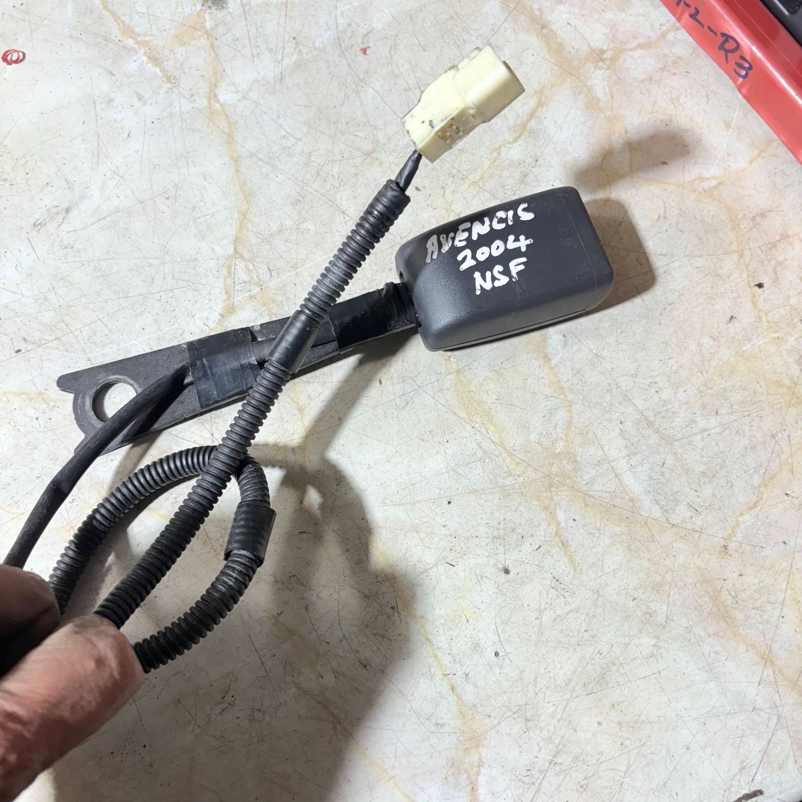 2004 Toyota Avensis Left Front Seat Belt Buckle