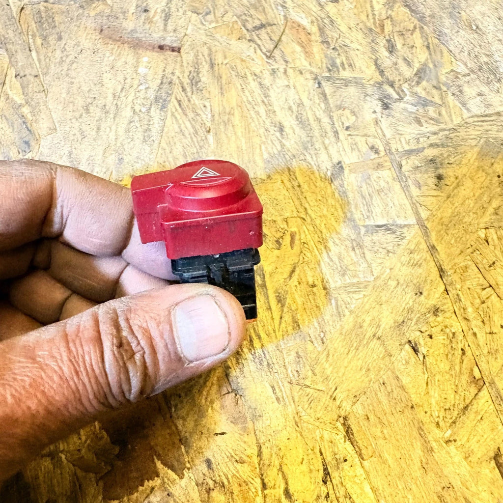 2004-2010 CITROEN C4 1.6 PETROL HAZARD LIGHT WARNING SWITCH