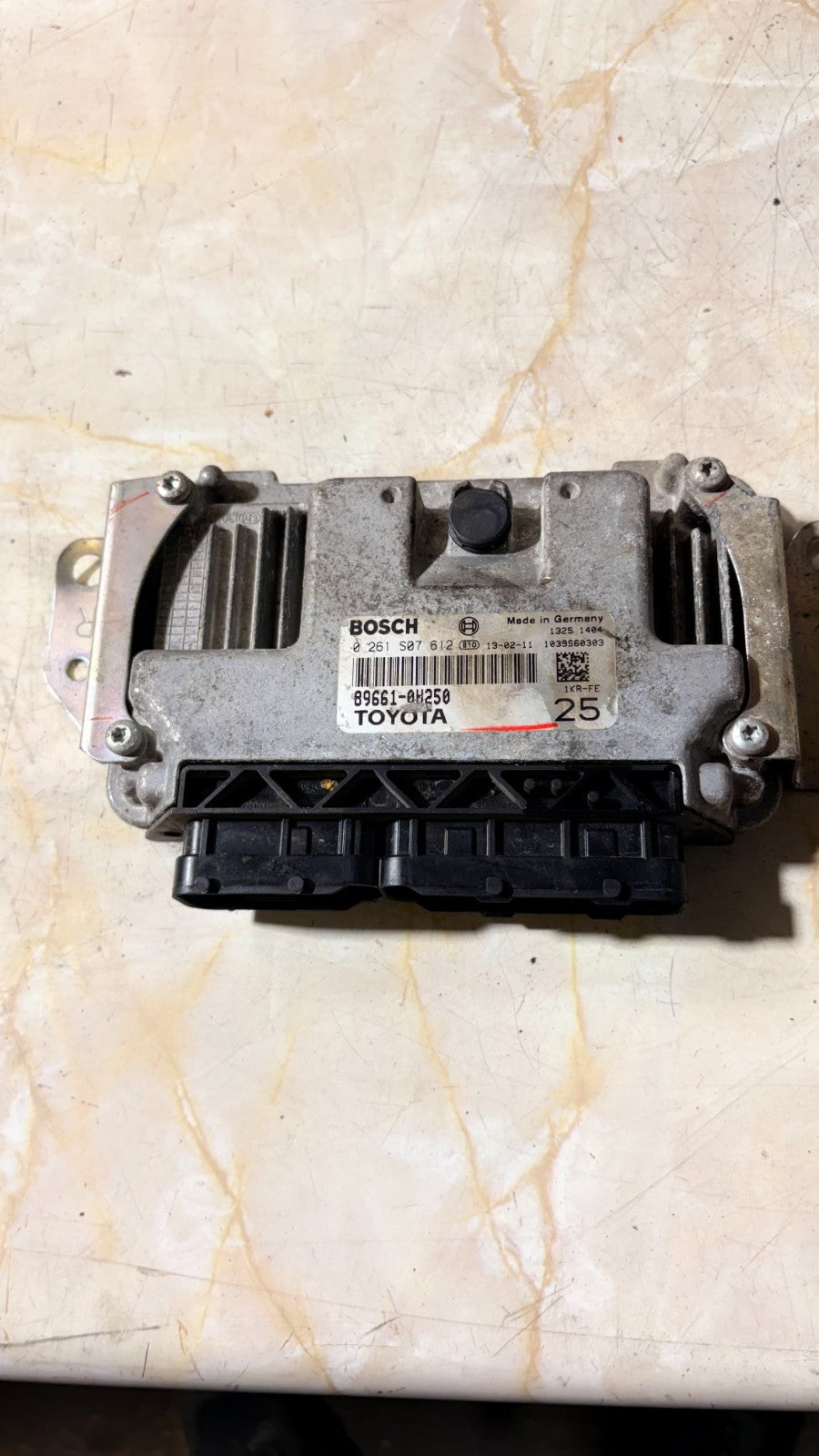 Toyota Aygo 2015 Bosch 0 261 S07 612