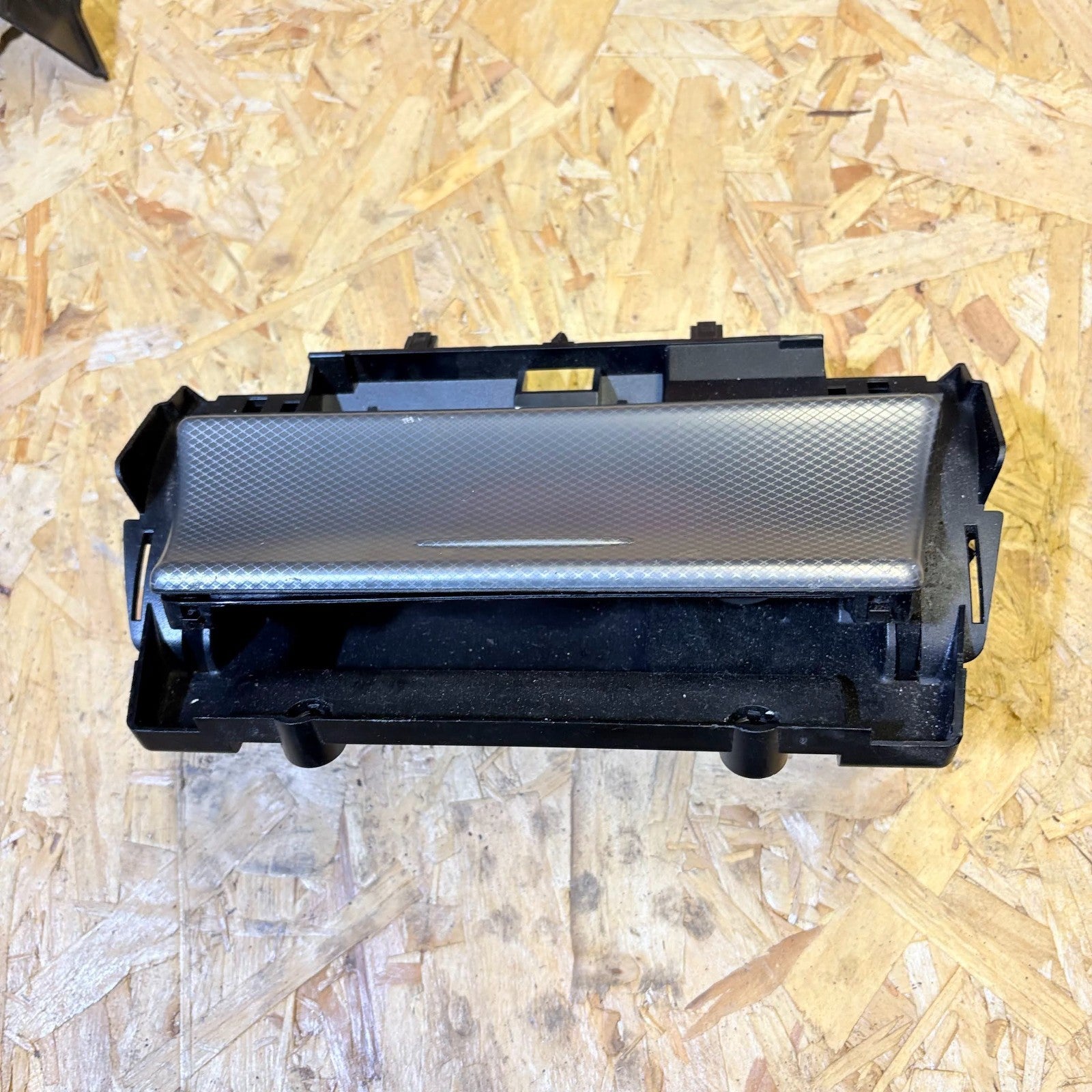 Jaguar S-Type R Centre Console Ashtray 1999-2008 2R83-8104822-A